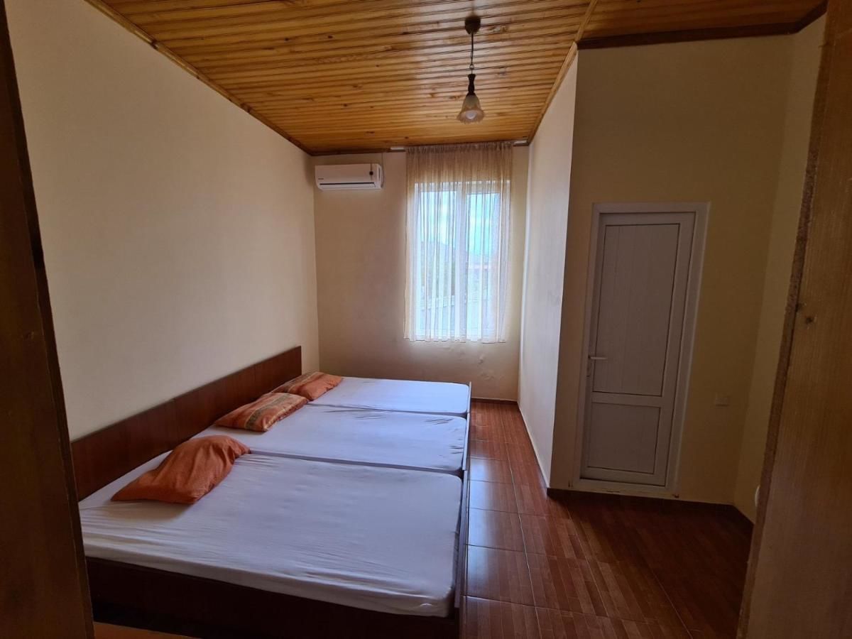 Отель Hotel Lela Кобулети