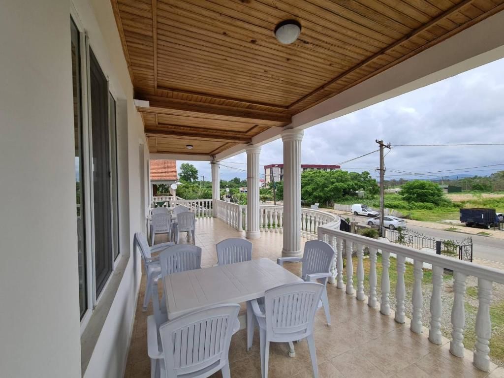 Отель Hotel Lela Кобулети