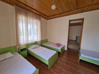 Отель Hotel Lela Кобулети Классический четырехместный номер-3